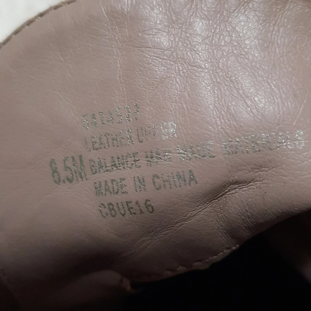 Isola larkin ankle